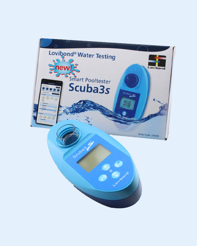Scuba3s Smart pool control with the electronic pool tester