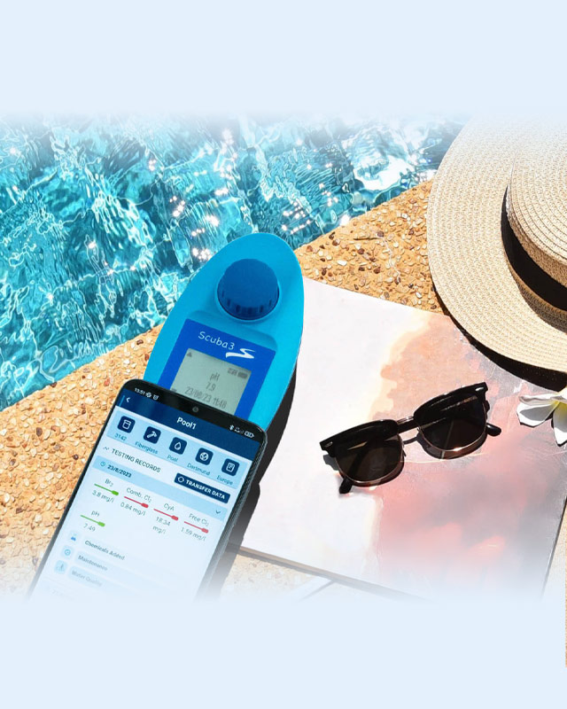 Scuba3s Smart pool control with the electronic pool tester